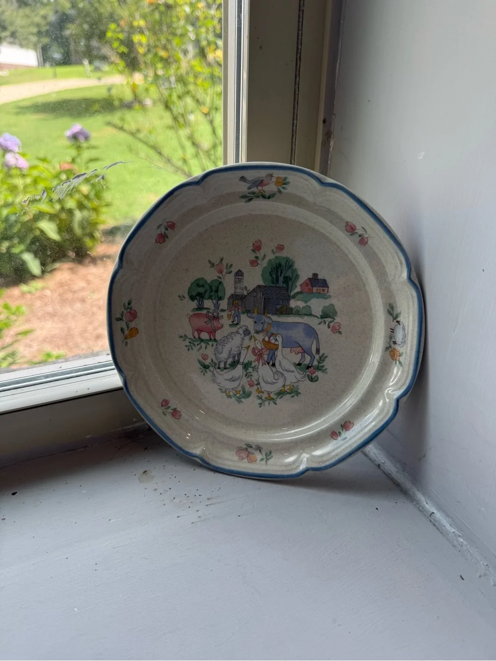 International Chit-chat dessert plate